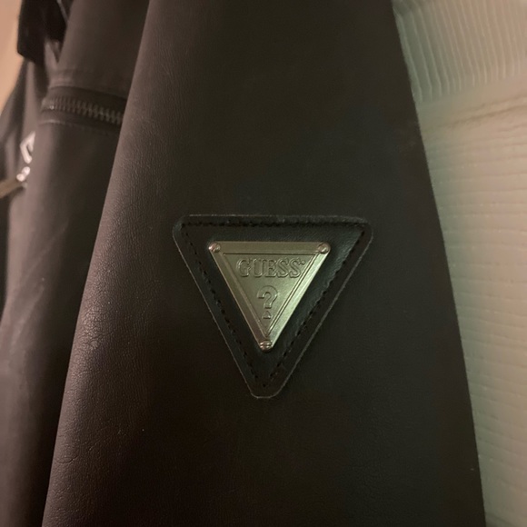Men’s black jacket size xl bran new with tags never worn.